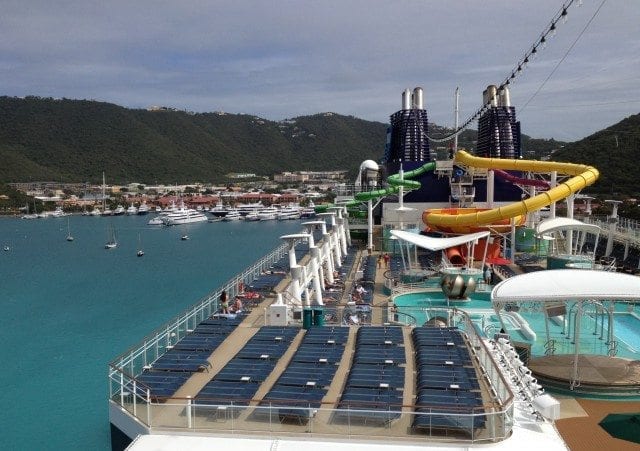 Norwegian Epic pool deck