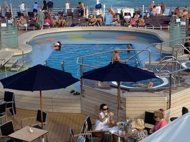 Holland America Nieuw Amsterdam aft pool 