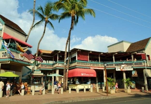 A bit of shopping in downtown Lahaina, Maui before returning to the Golden Princess;