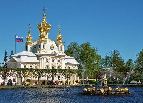 One of the many building at the Peterhof. 