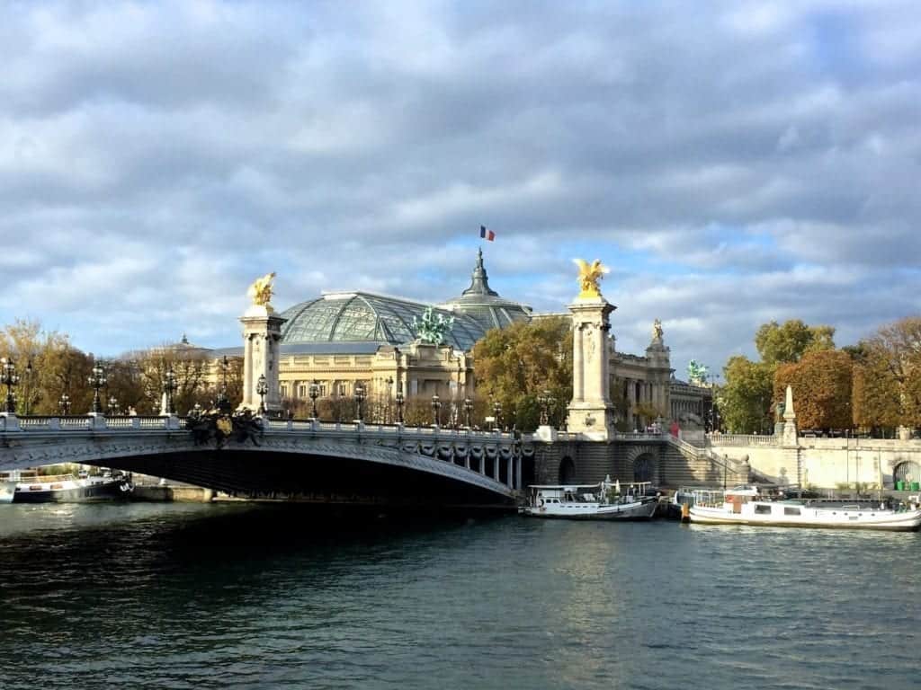 Beautiful autumn weather prevailed, making my walk along the Seine simply superb!
