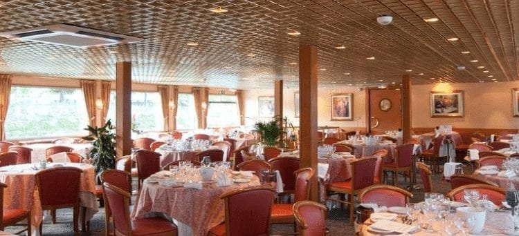 On the Seine Princess, one fixed dining time prevailed at 8:30pm. Same table every night too, so you were able to get to know your tablemates.