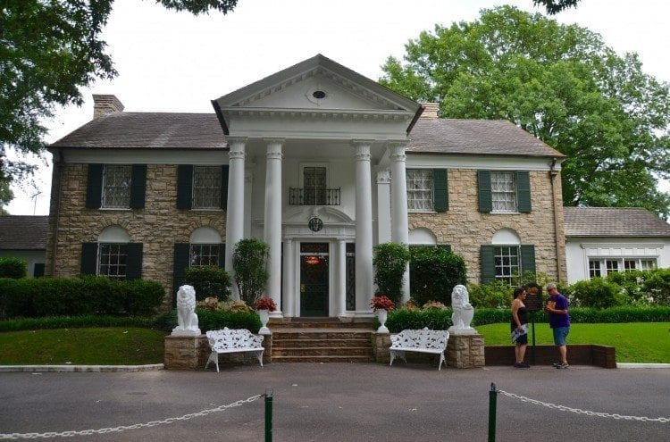 No Mississippi River cruise to Memphis is complete without a tour of Elvis' Graceland.