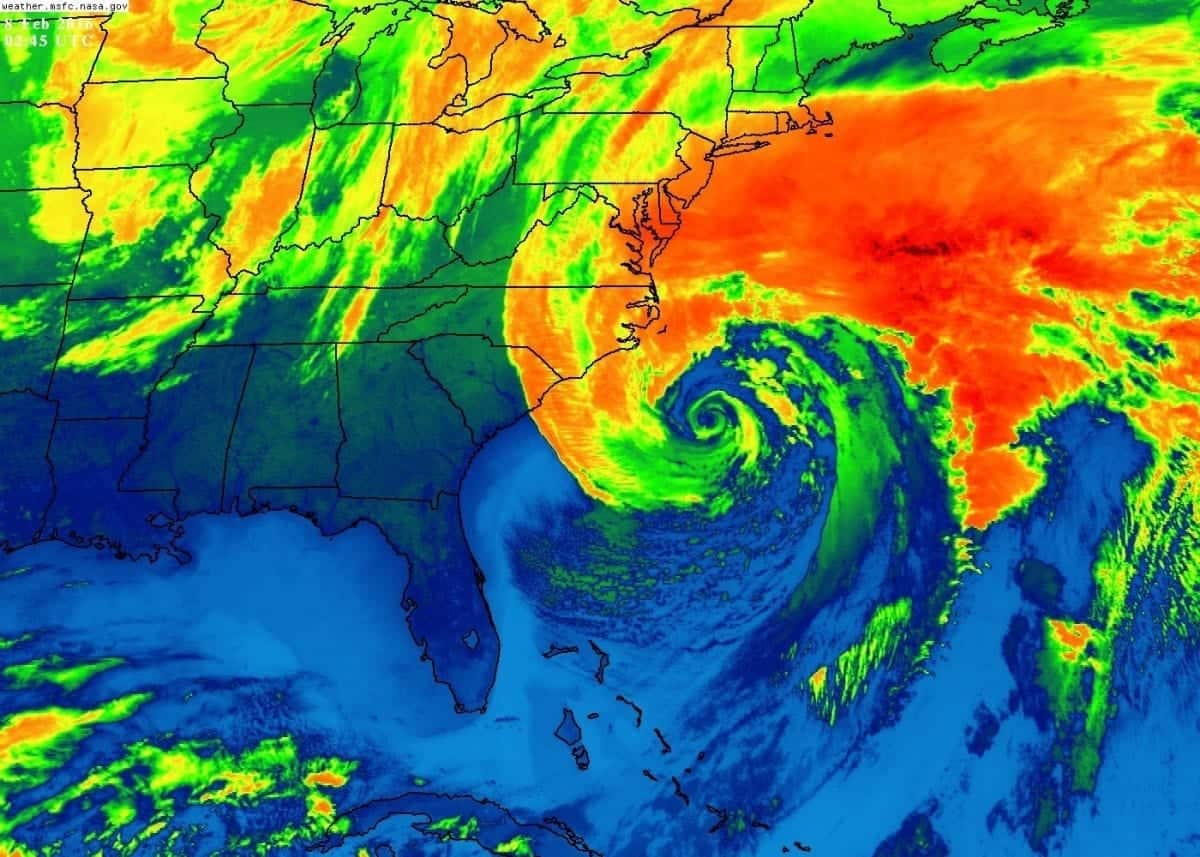 NOAA’s GOES East satellite captured this infrared image of a strengthening nor’easter off the coast of the Carolinas on the evening of February 7, 2016. (NOAA/NASA)