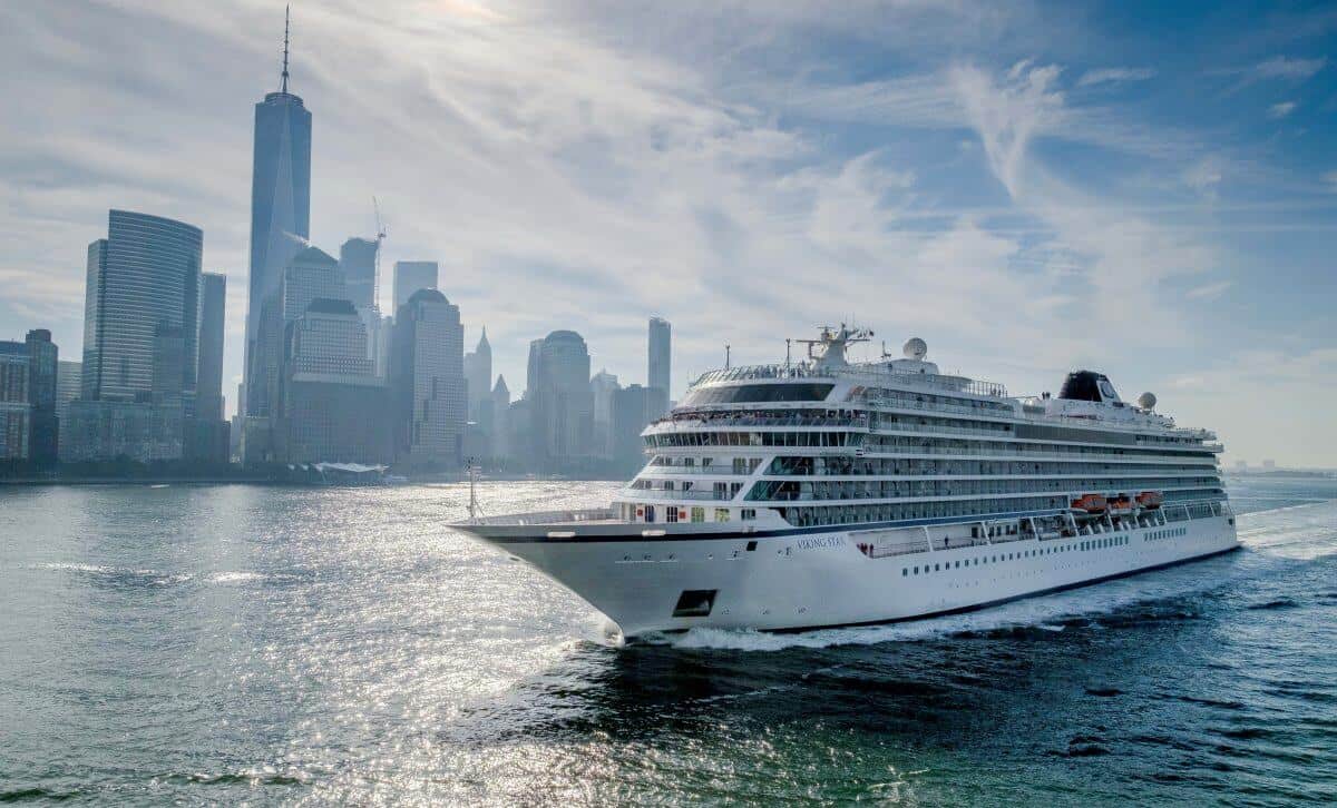 Viking Star enters New York Harbor.