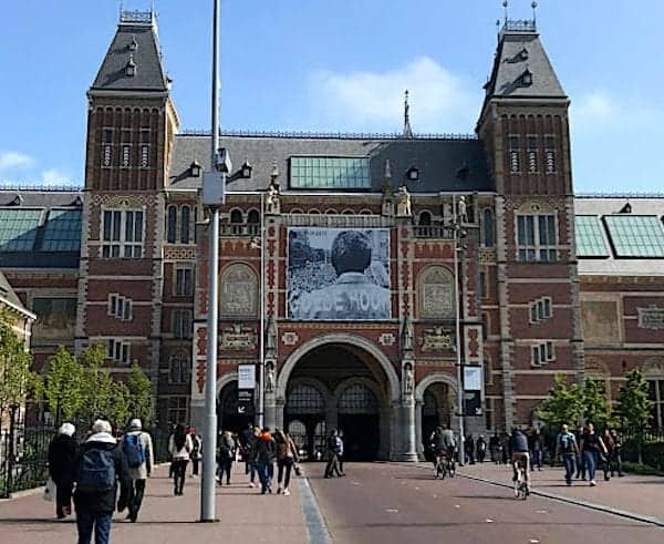 How to Get from Amsterdam River Cruise Dock to Rijksmuseum