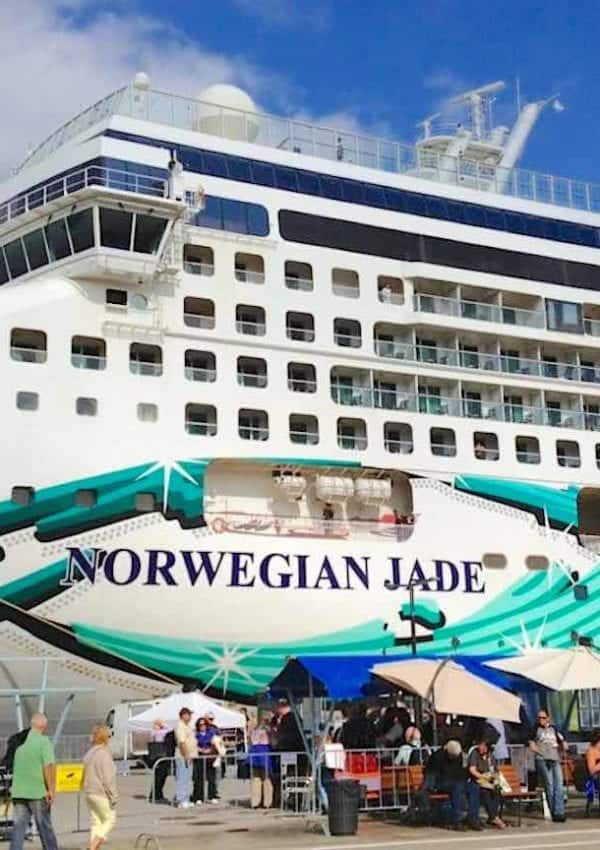 Norwegian Jade Europe Cruises to Menora Spain