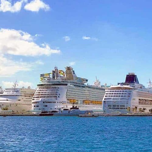 ships docked in Nassau harbor