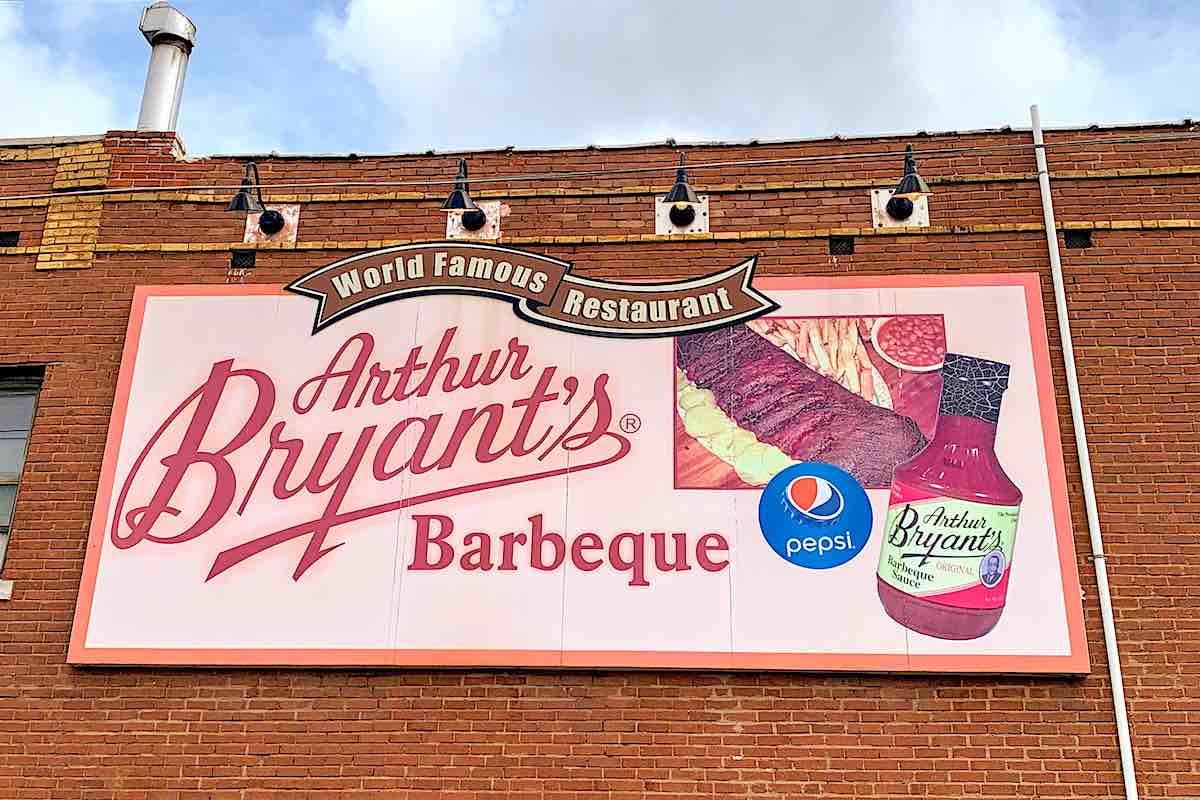 arthur bryant's bbq restaurant sign