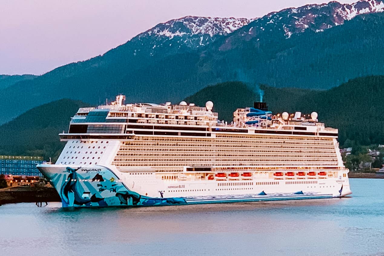 Norwegian Bliss Dining Guide to All 19 Specialty and Free Restaurants