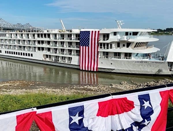 American Cruise Lines Christens New Mississippi Riverboat