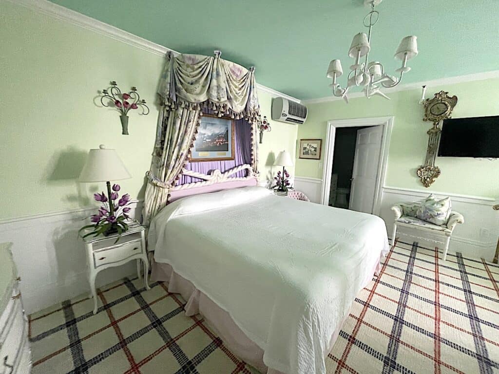 Grand Hotel bedroom