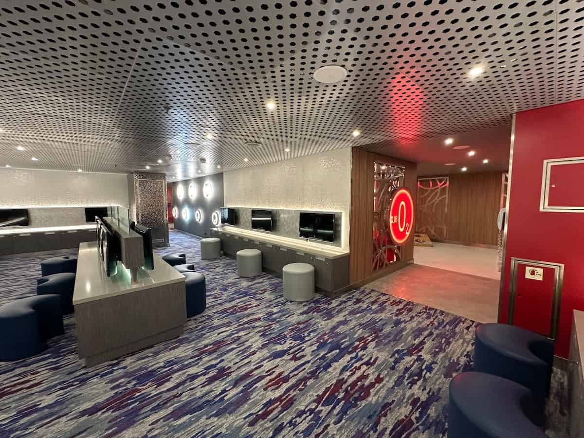 Carnival Vista Club O2 for teens seating areas and computers.