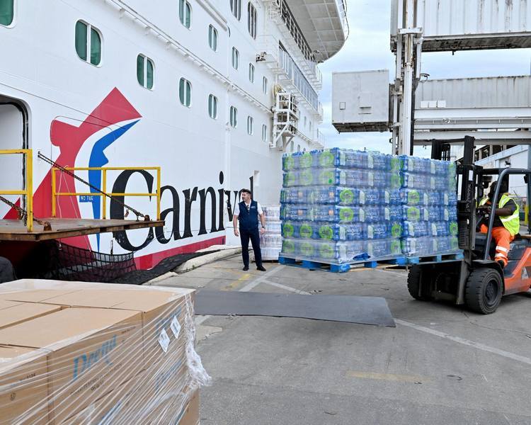 Carnival Horizon Cruise Ship Delivers Humanitarian Aid to Jamaica After Natural Disaster