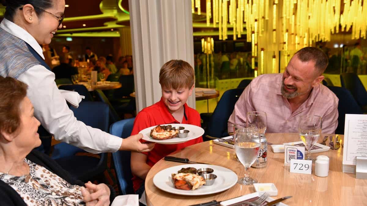 Carnival's Express Dinner Experience: Enjoy a Full Restaurant Meal in Under an Hour