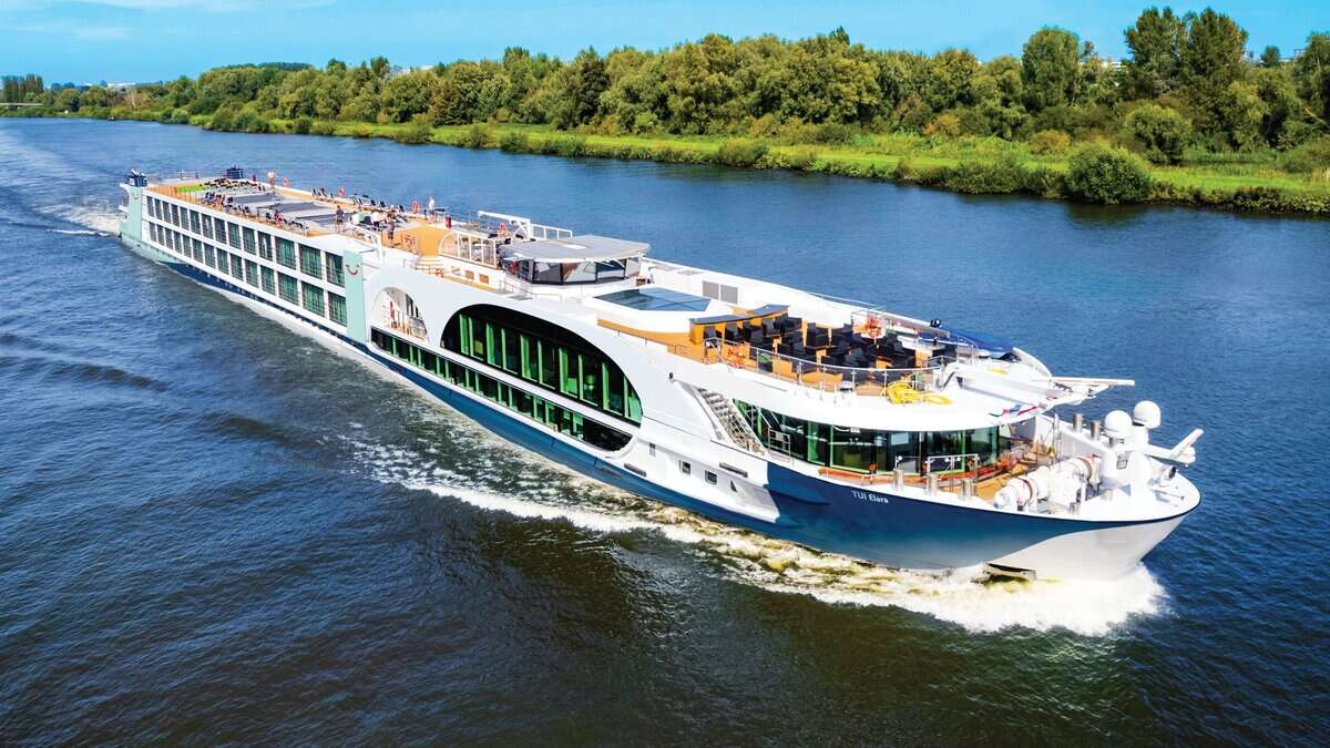 Tui Elara will be the first in the fleet to visit Brussels