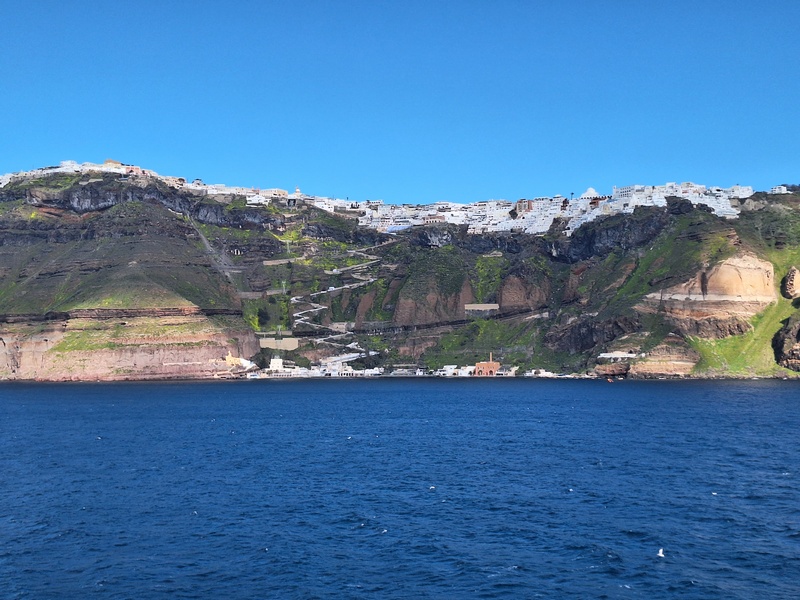 Santorini Staircase Closure Sends Shockwaves Through Cruise Industry Operations