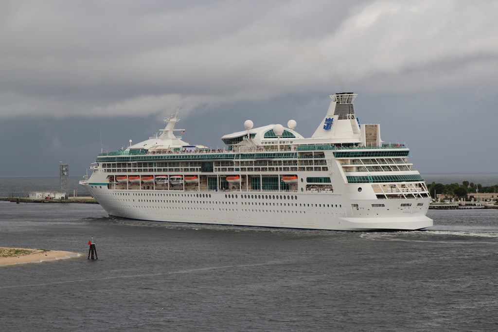Royal Caribbeans Vision Switches Cruise from Canada/NE to Bahamas