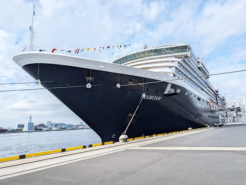 Holland Americas Noordam on 28-Night Sailing to Alaska and Hawaii
