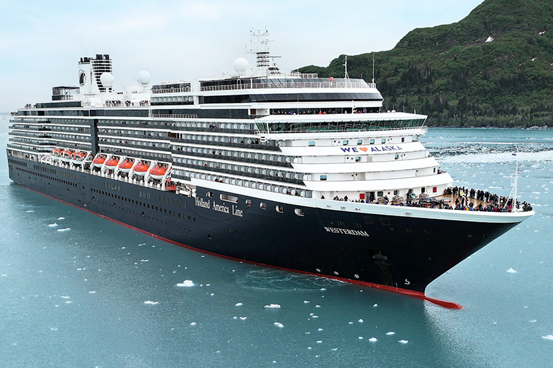 Holland Americas Westerdam Arrives in Japan for Fall Season
