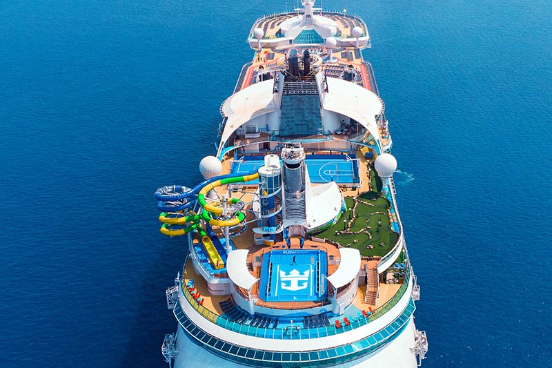 Royal Caribbeans Voyager Changes Itinerary Due to Hurricane Simon
